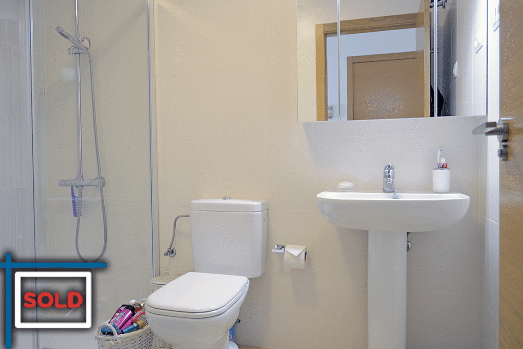 19 master bedroom lance armstrong