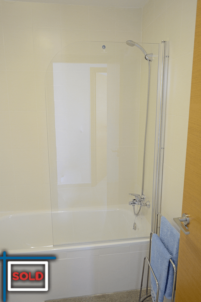 36 bathroom2 lance armstrong